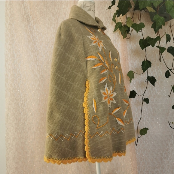 Handmade Vintage Embroidered Poncho - Picture 2 of 4